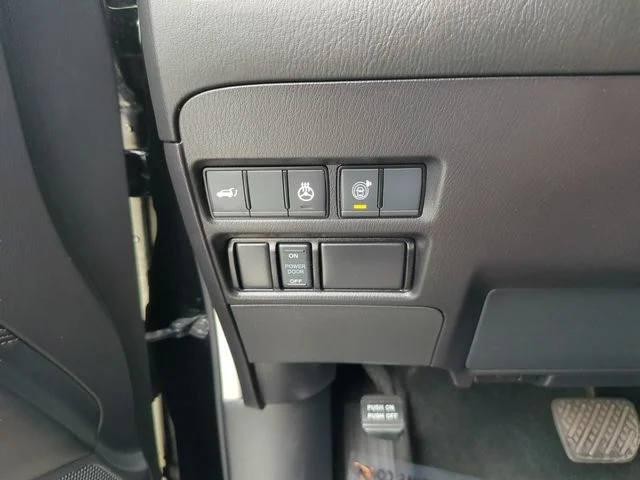 Used 2023 Black Nissan Platinum image 29
