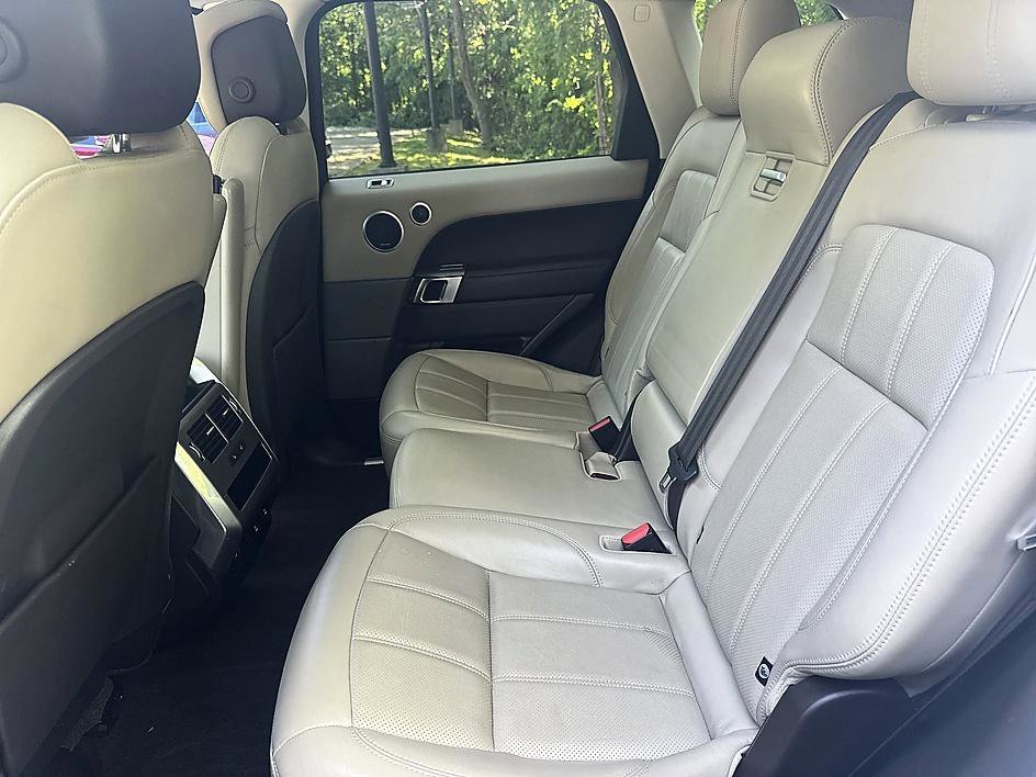 Used 2018 Fuji White Land Rover HSE image 12