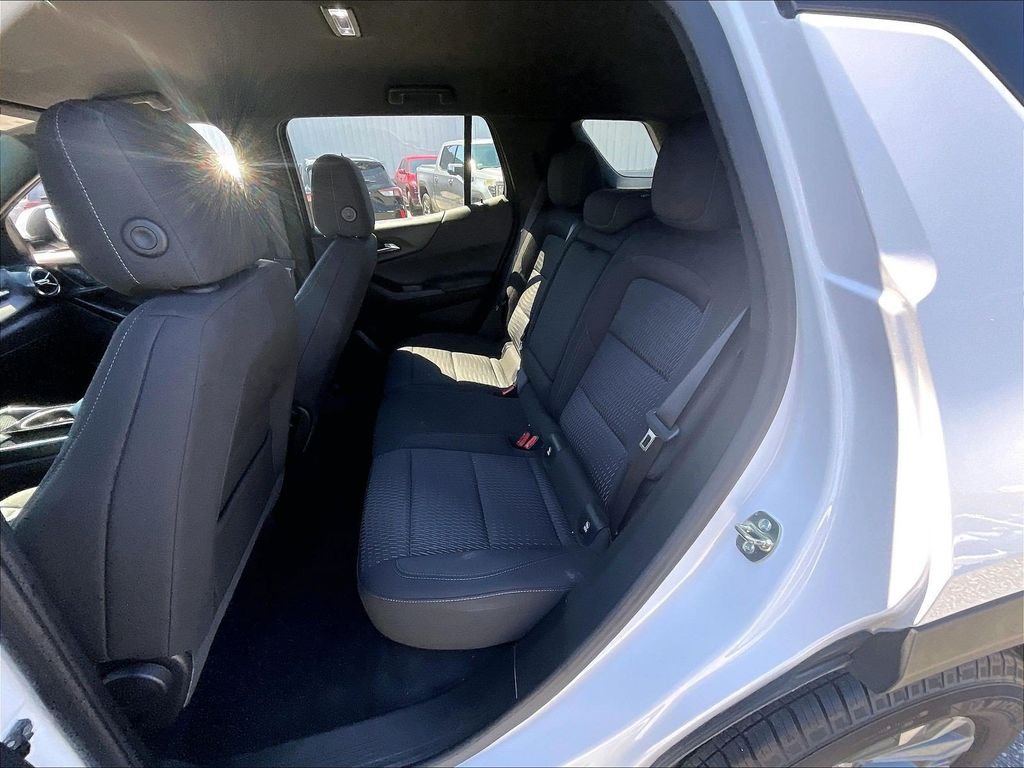 Used 2025 White Chevrolet LT image 15