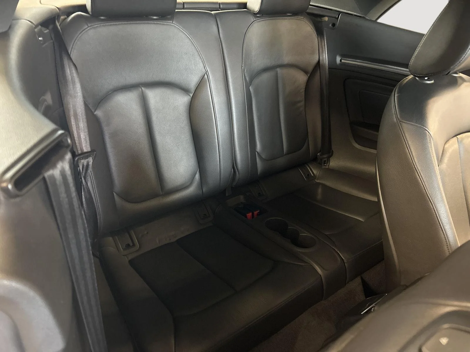 Used 2019 Ibis White/Black Roof Audi Premium Plus image 27