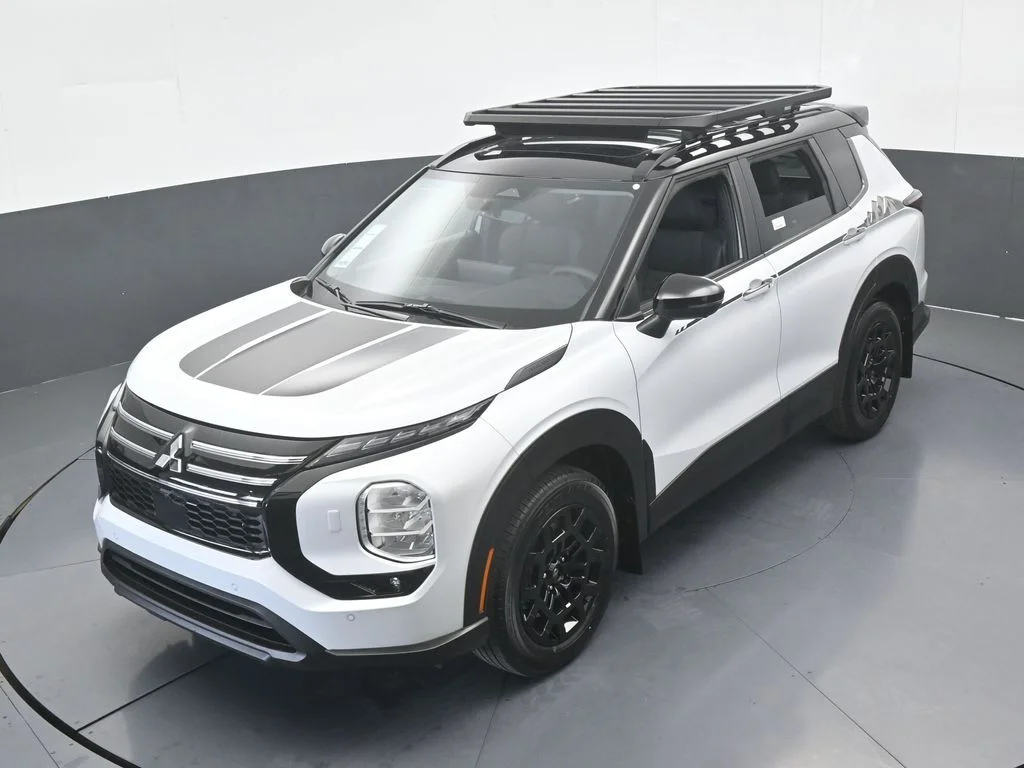 New 2026 White / Black Mitsubishi Trail Edition image 57
