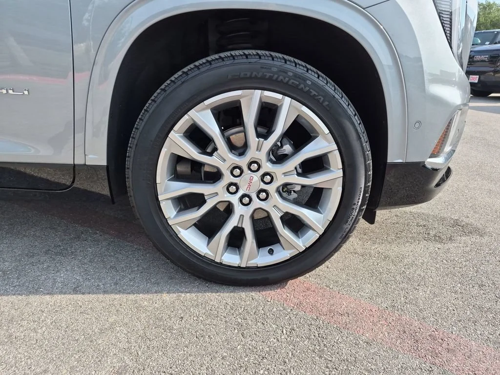 2026 GMC Acadia Denali - Photo 15