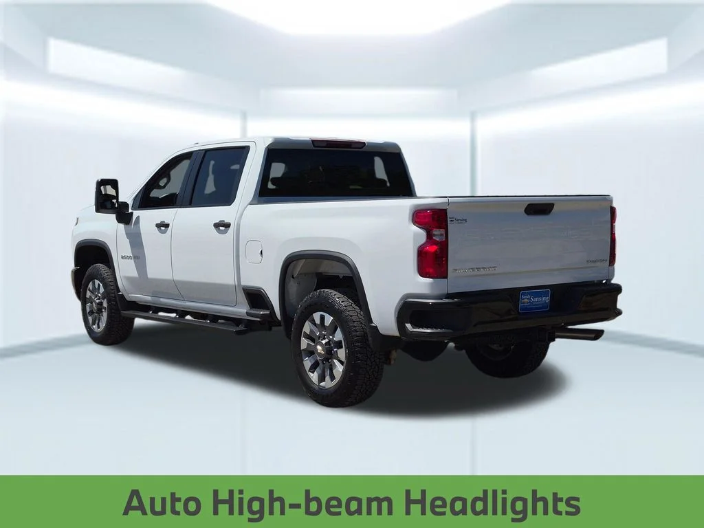 Used 2025 White Chevrolet Custom image 4