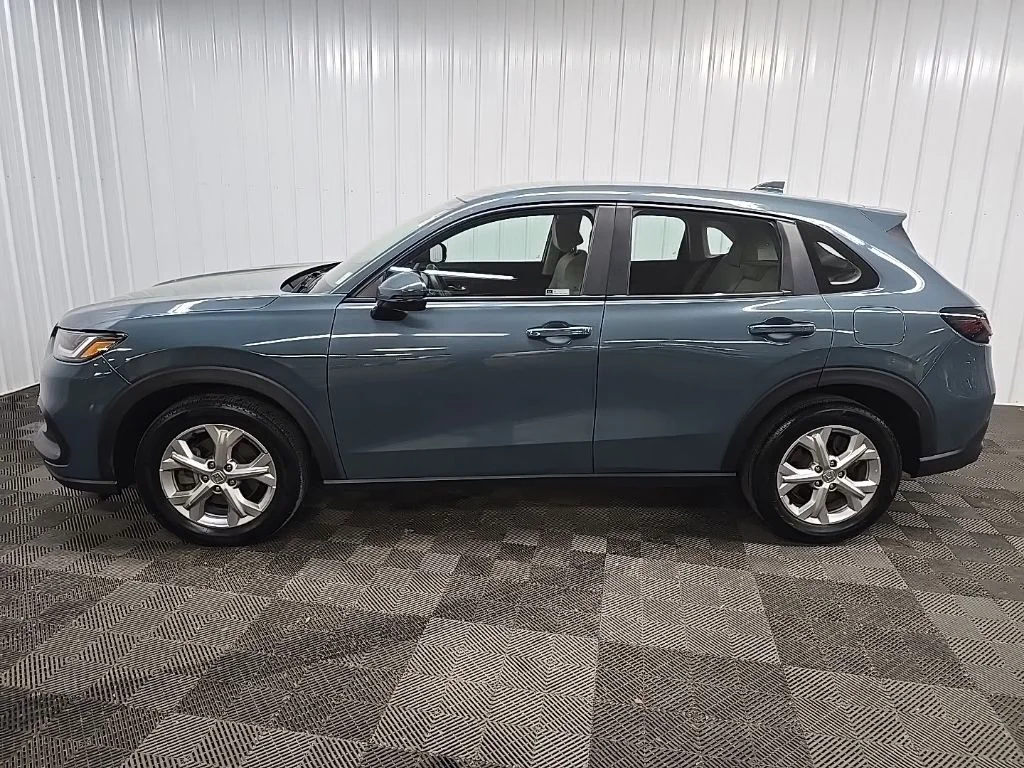 Used 2023 Nordic Forest Pearl Honda LX image 5