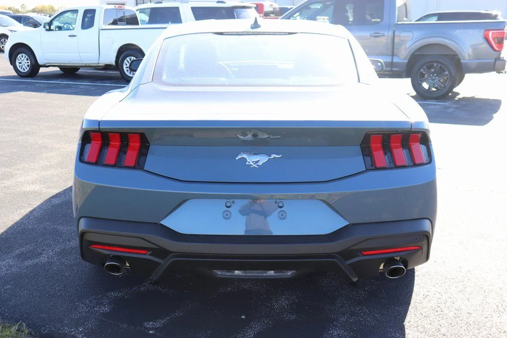 2026 Ford Mustang EcoBoost Fastback - Photo 10