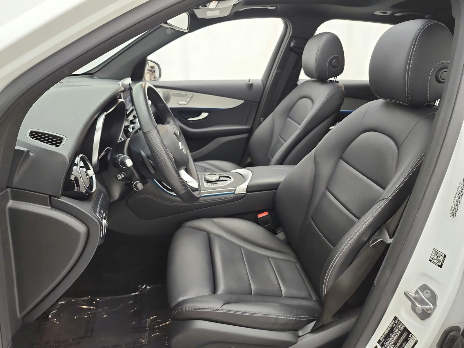 Used 2019 Polar White Mercedes-Benz GLC 300 4MATIC® SUV image 15