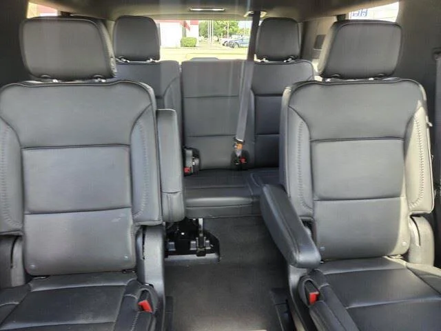 Used 2024 Summit White GMC Denali image 37
