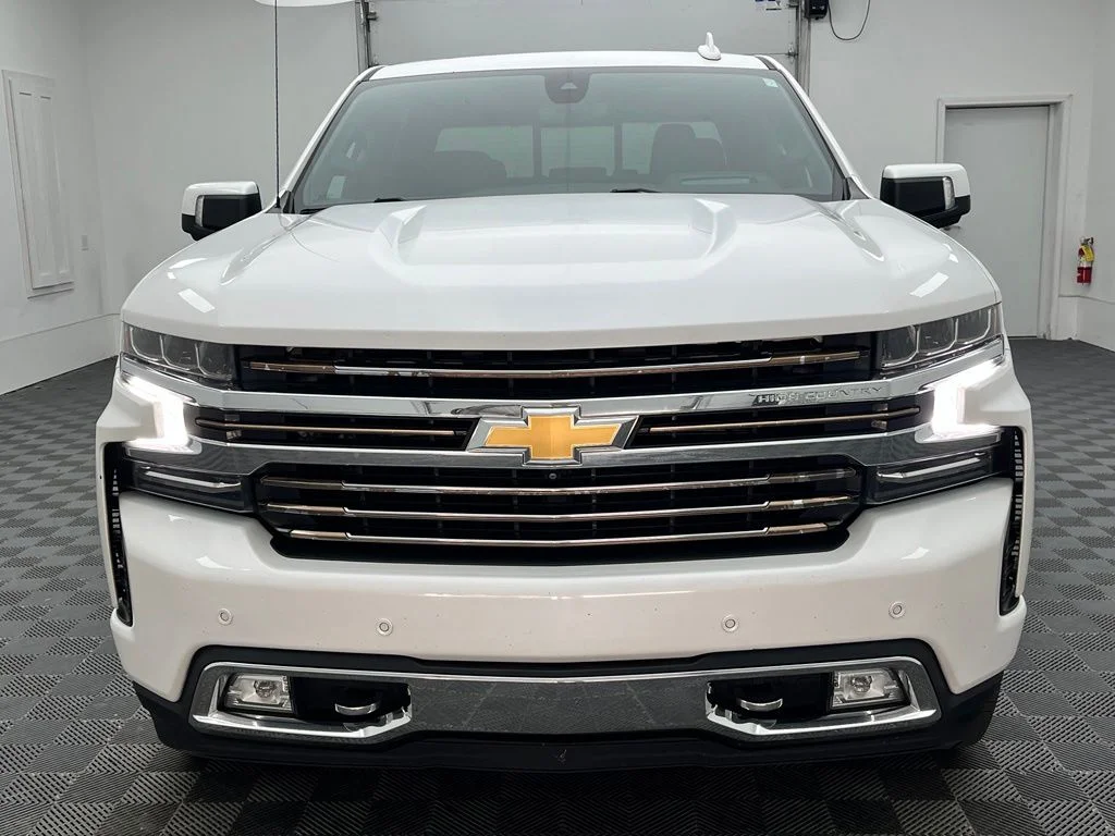 Used 2022 Beige Chevrolet High Country image 15