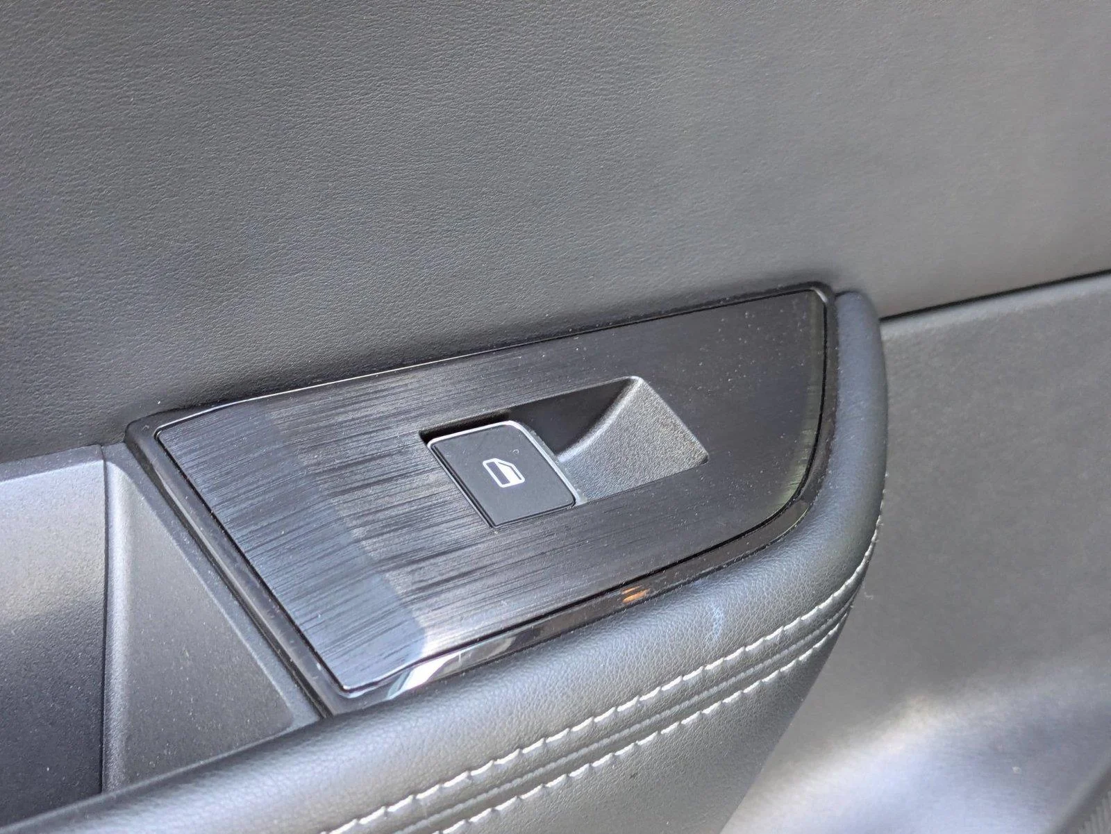 Used 2024 Boulder Gray Pearl Nissan Platinum image 27