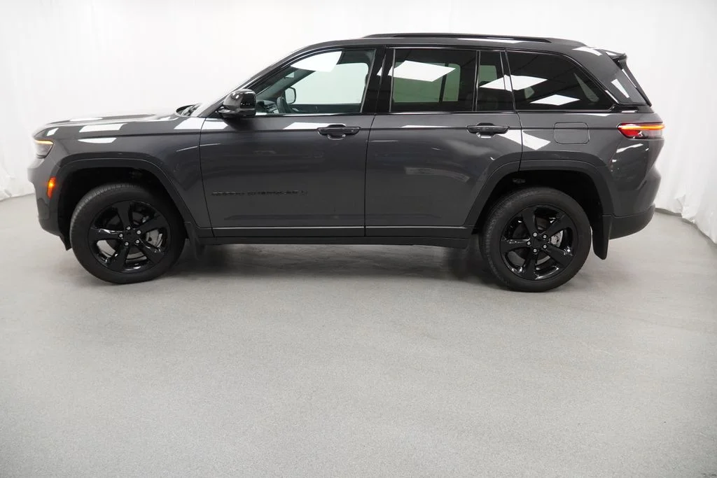 Certified Used 2024 Gray Jeep Limited image 15