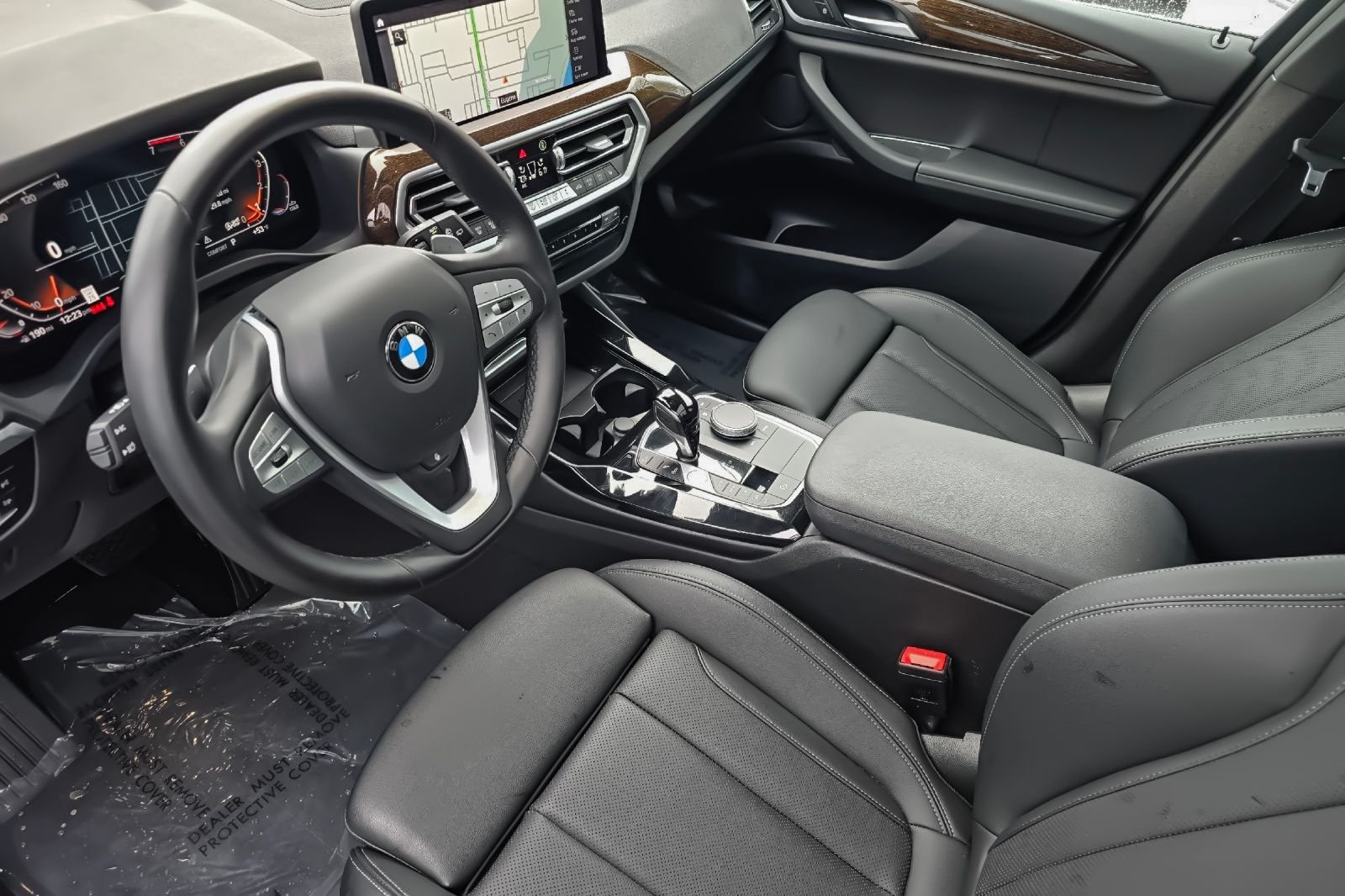 Used 2024  BMW xDrive30i image 9