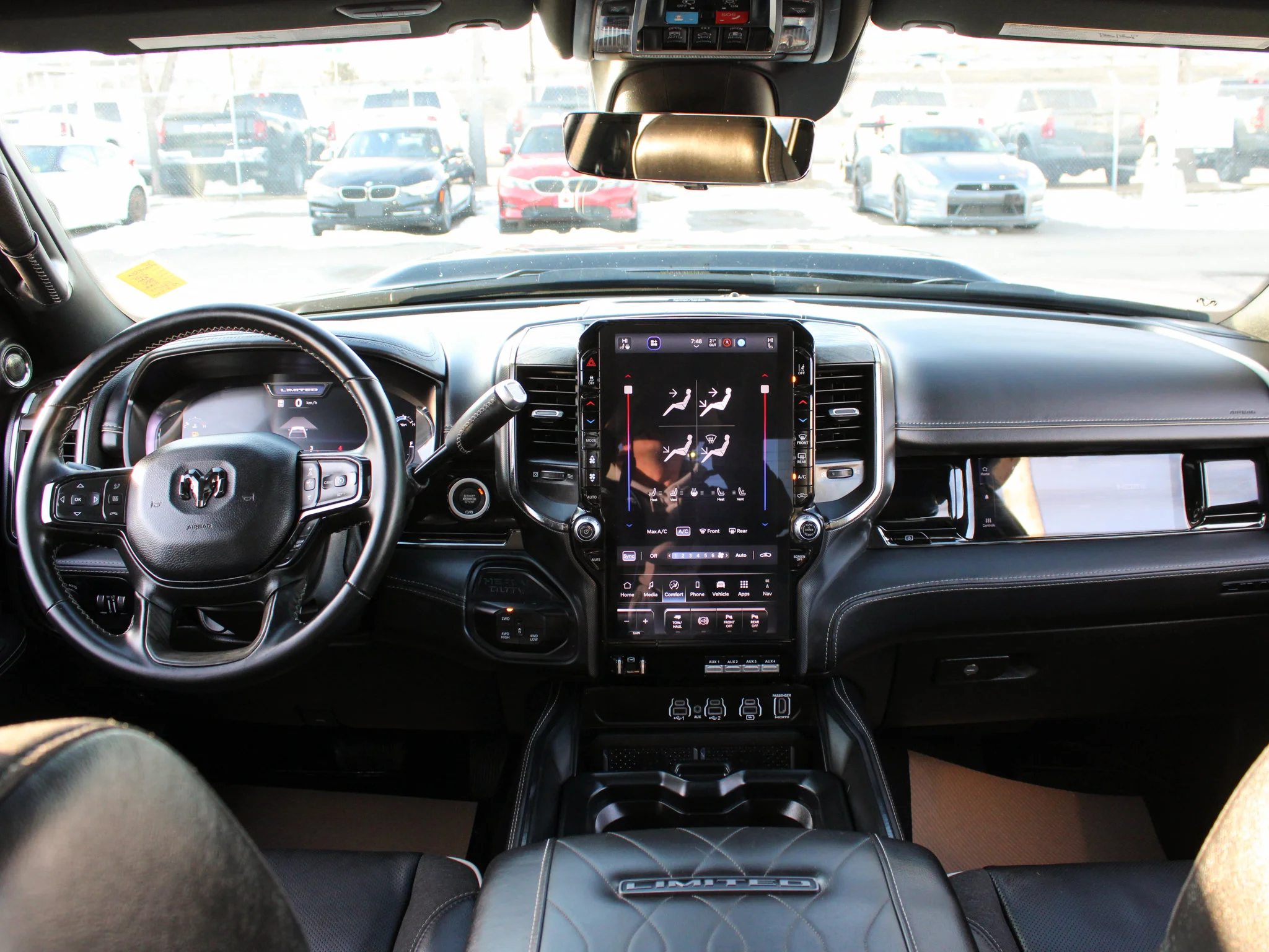 Certified Used 2025 Black RAM Limited* | Cummins Diesel | Night Edition | 5th Wheel & Gooseneck | Apple CarPlay image 4