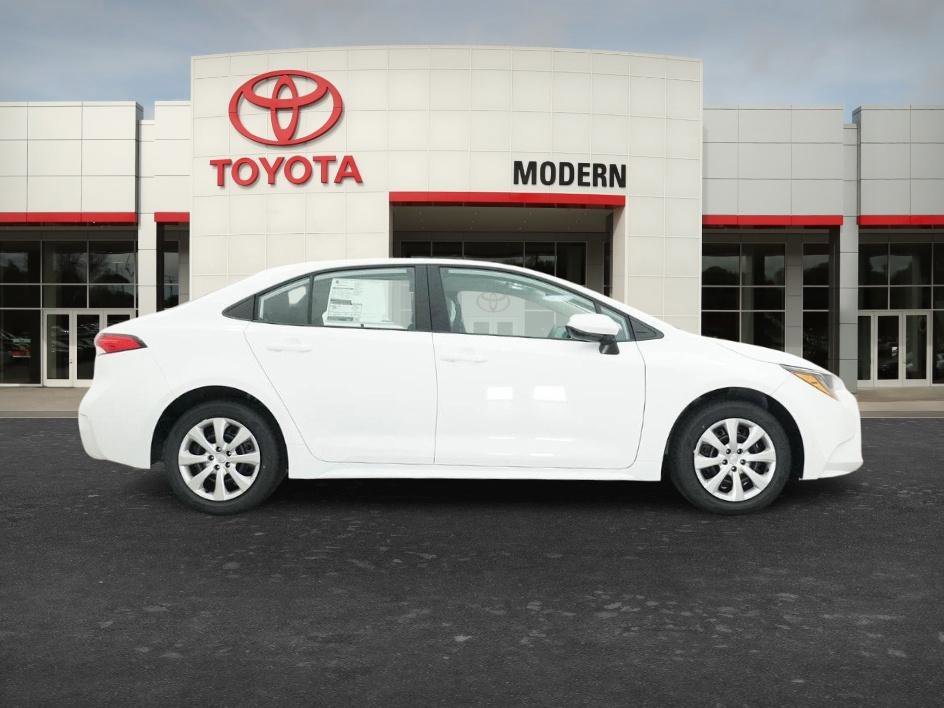 New 2026 Ice Cap Toyota LE image 14