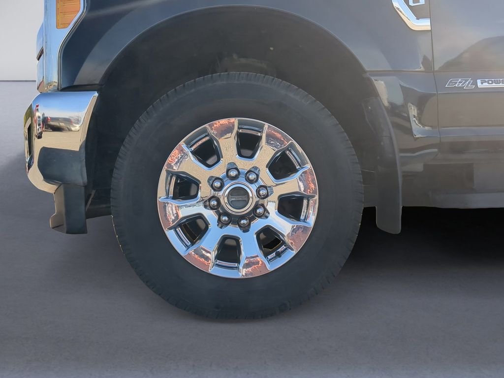 Used 2017 Black Ford Lariat image 10