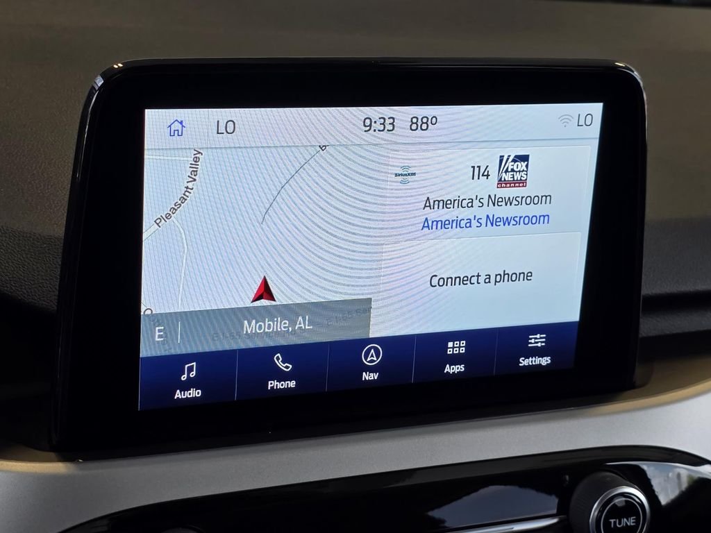 Used 2022 White Ford SEL image 22