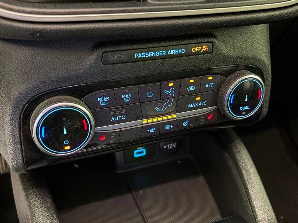 Used 2022 Blue Metallic Ford SEL image 28