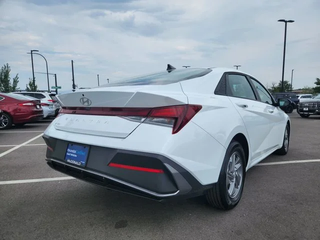 Used 2025 White Hyundai SE image 5