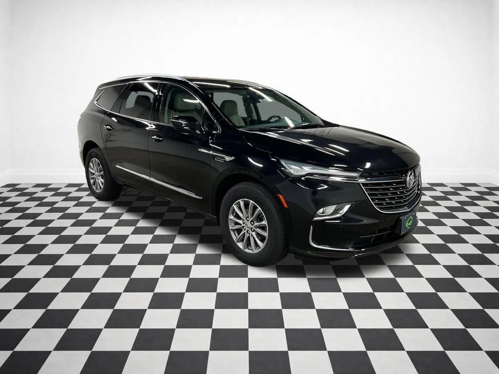 2024 Buick Enclave Essence AWD's photo