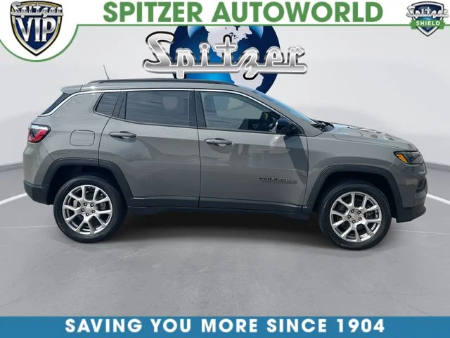 Used 2023 Gray Jeep Latitude Lux image 10