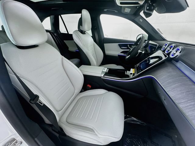 New 2027 Polar White Mercedes-Benz GLC 350e image 28