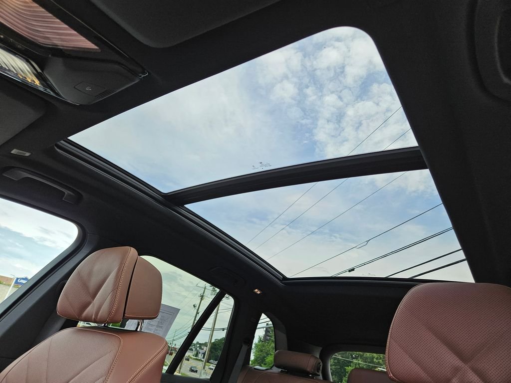 Used 2026 Tanzanite Blue II Metallic BMW xDrive40i image 39