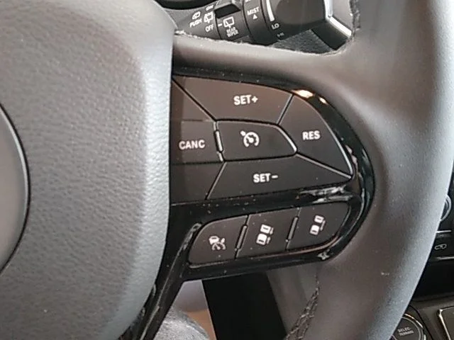 Used 2023 Black Jeep Altitude image 20