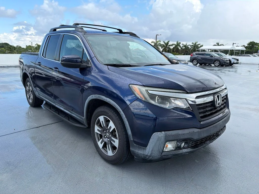 Used 2017 Obsidian Blue Pearl Honda RTL image 5