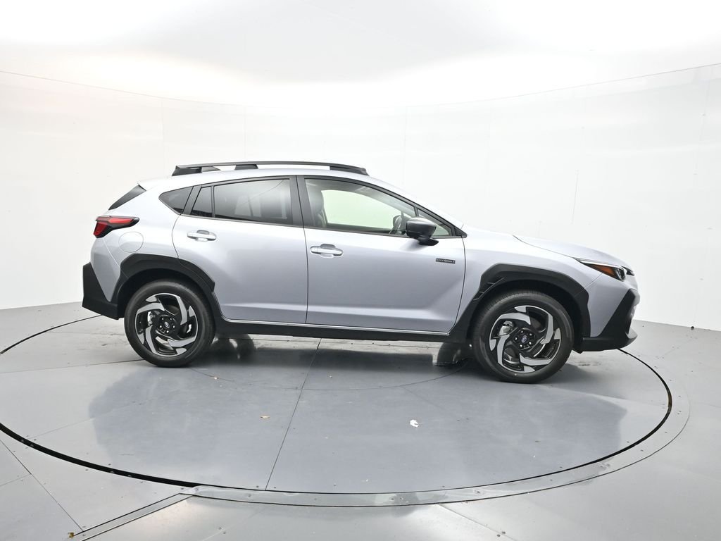 Used 2026 Ice Silver Metallic Subaru Limited image 8