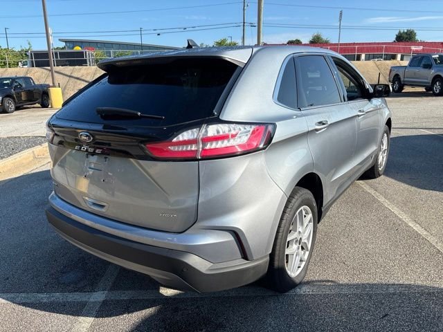 Used 2024 Silver Ford SEL image 4