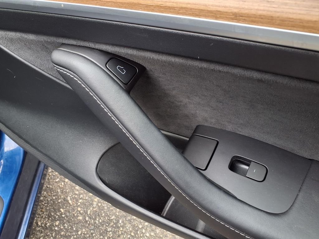 Used 2023  Tesla SR Plus image 22