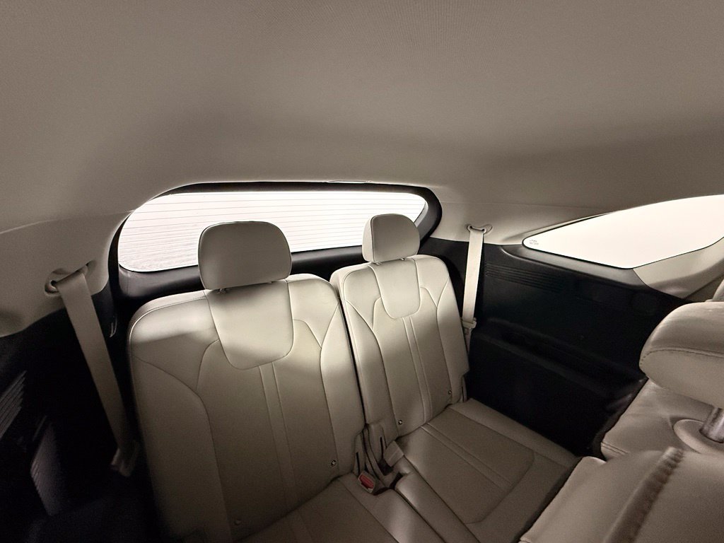 Used 2025 Silver Kia S image 22