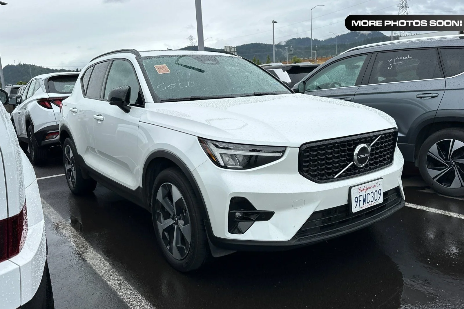 2023 Volvo XC40 B5 Plus Dark AWD's photo
