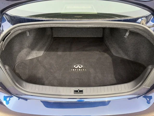 Used 2022 Grand Blue INFINITI LUXE image 7