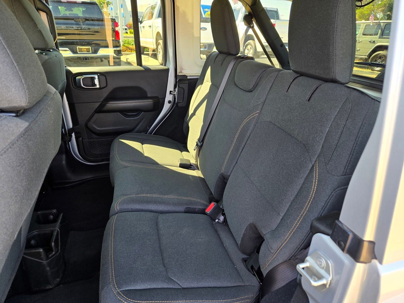 2024 Jeep Wrangler 4-Door Sahara - Photo 9