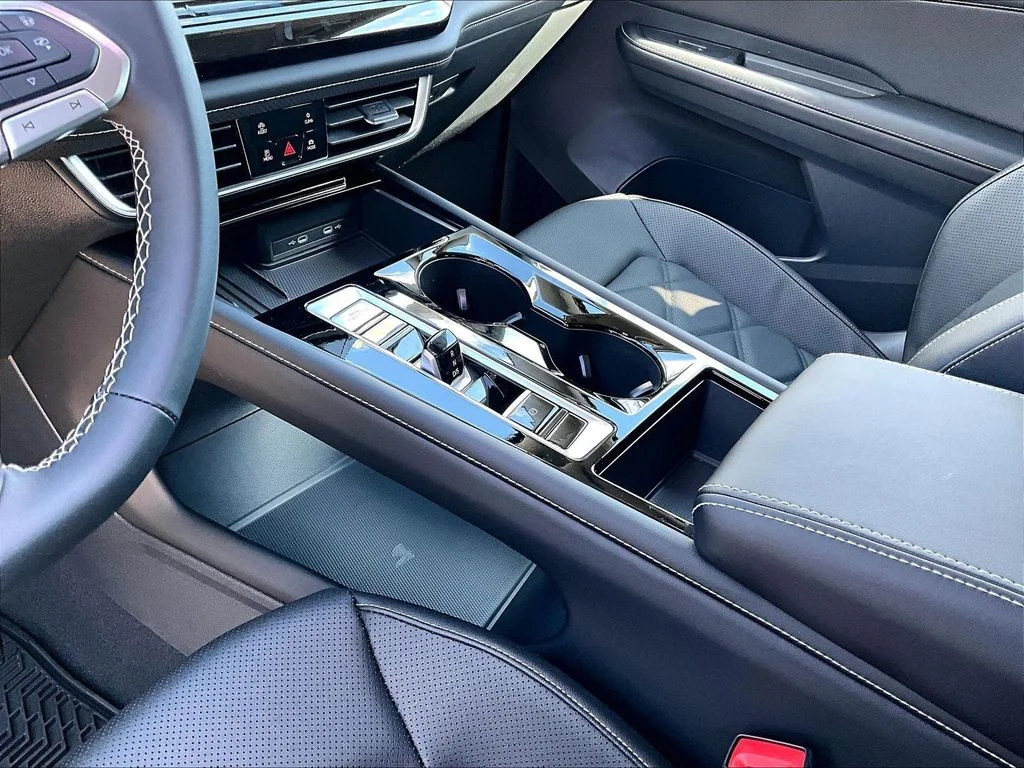 New 2026 White/off-white Volkswagen SE w/Technology image 18