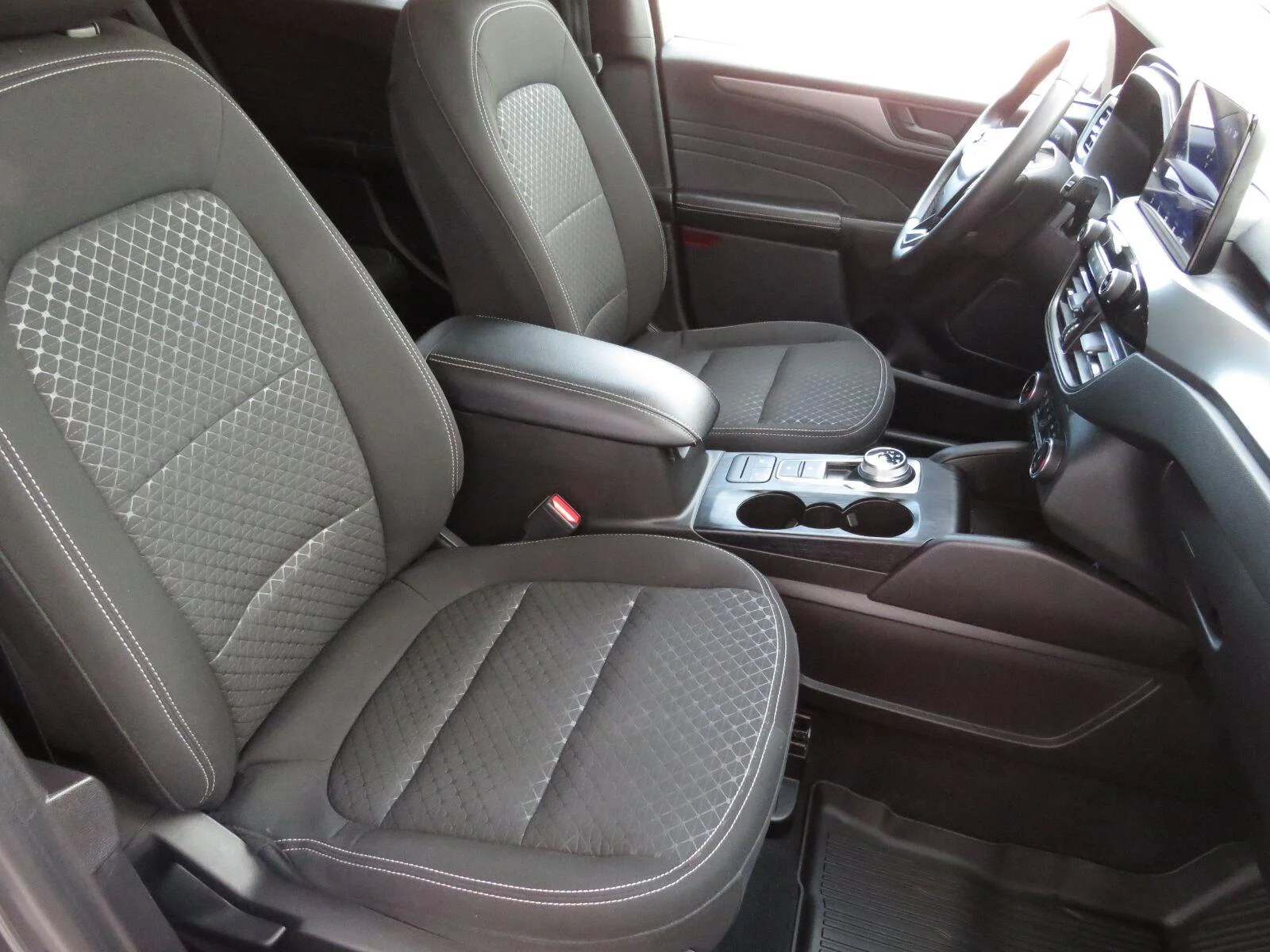 Used 2023  Ford Active image 27