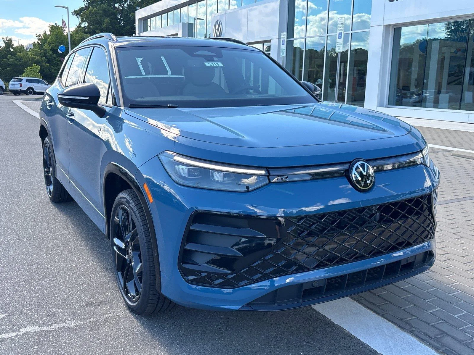 New 2026 monterey blue with deep black roof Volkswagen SE R-Line Black image 7