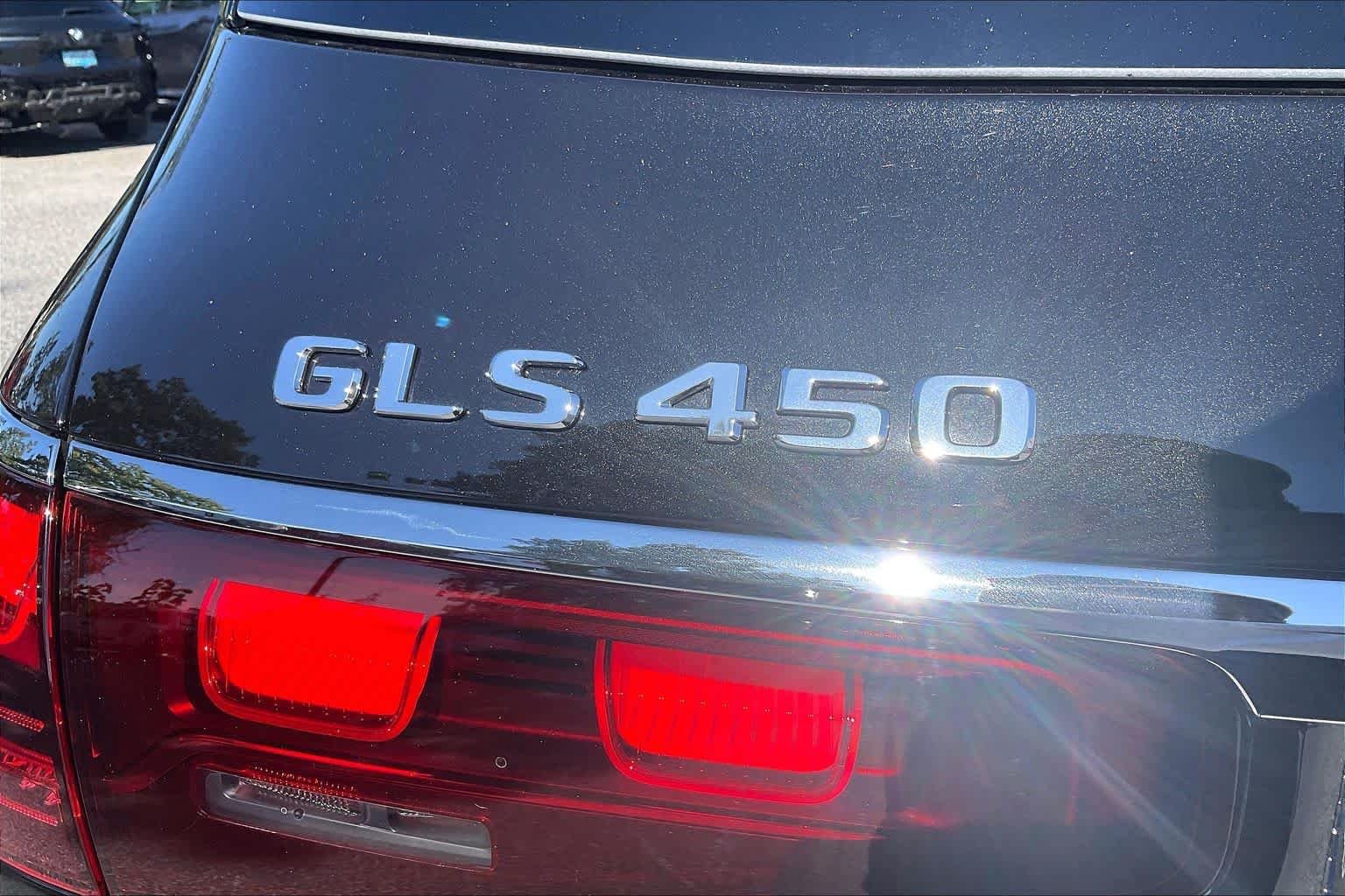 Used 2026 Obsidian Black Metallic Mercedes-Benz GLS 450 image 33