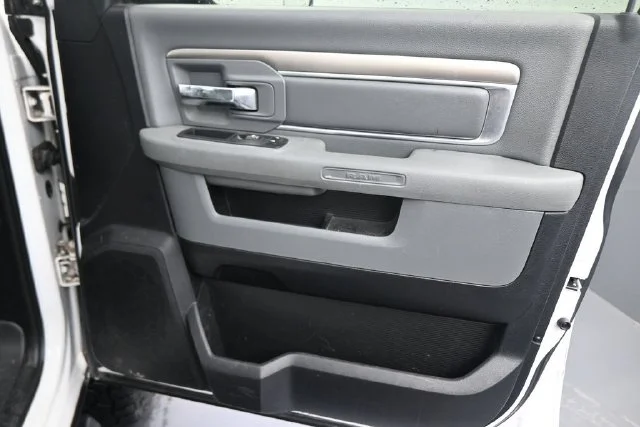 Used 2016 White Ram SLT image 13