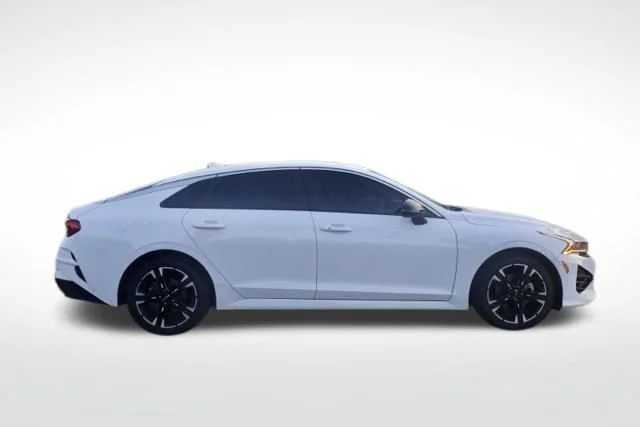 Used 2023 White Kia GT-Line image 11