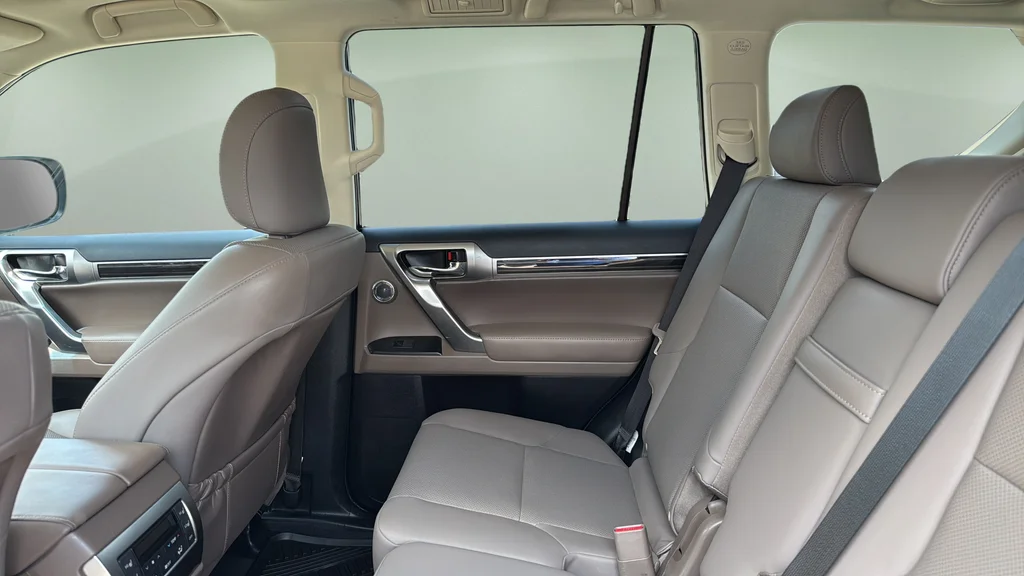 Certified Used 2022  Lexus 460 image 16