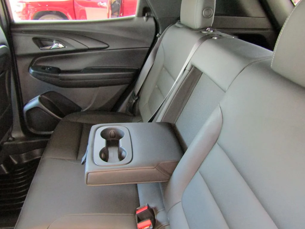 Used 2025 Black Chevrolet ACTIV image 32