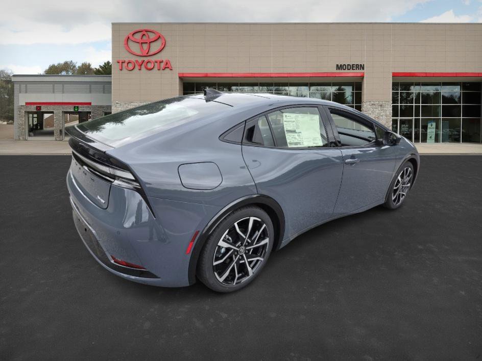 New 2025 Guardian Gray Toyota XSE image 5