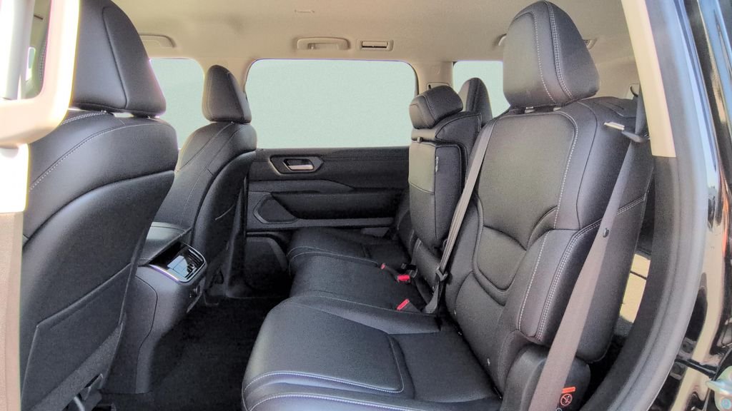 2026 Nissan Armada SV - Photo 13