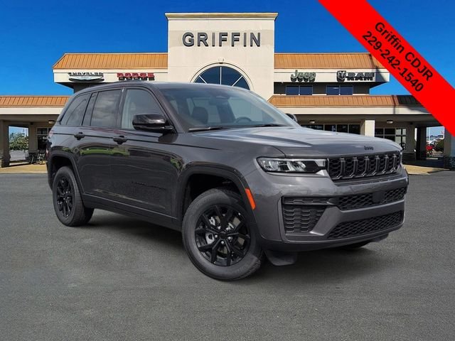 2026 Jeep Grand Cherokee Laredo Altitude