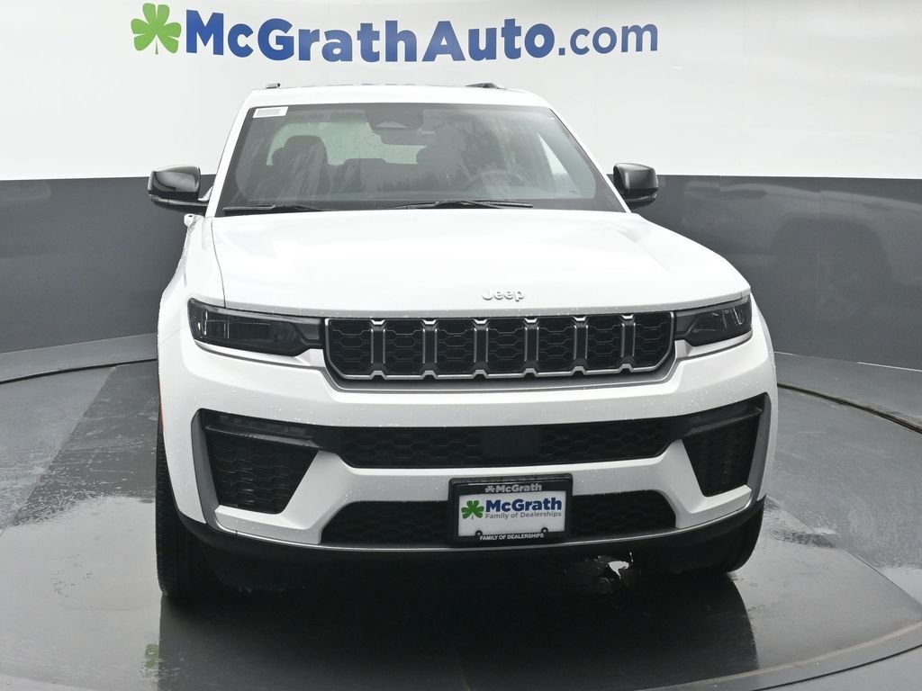 New 2026 Bright White Clear-Coat Exterior Paint Jeep Limited image 5