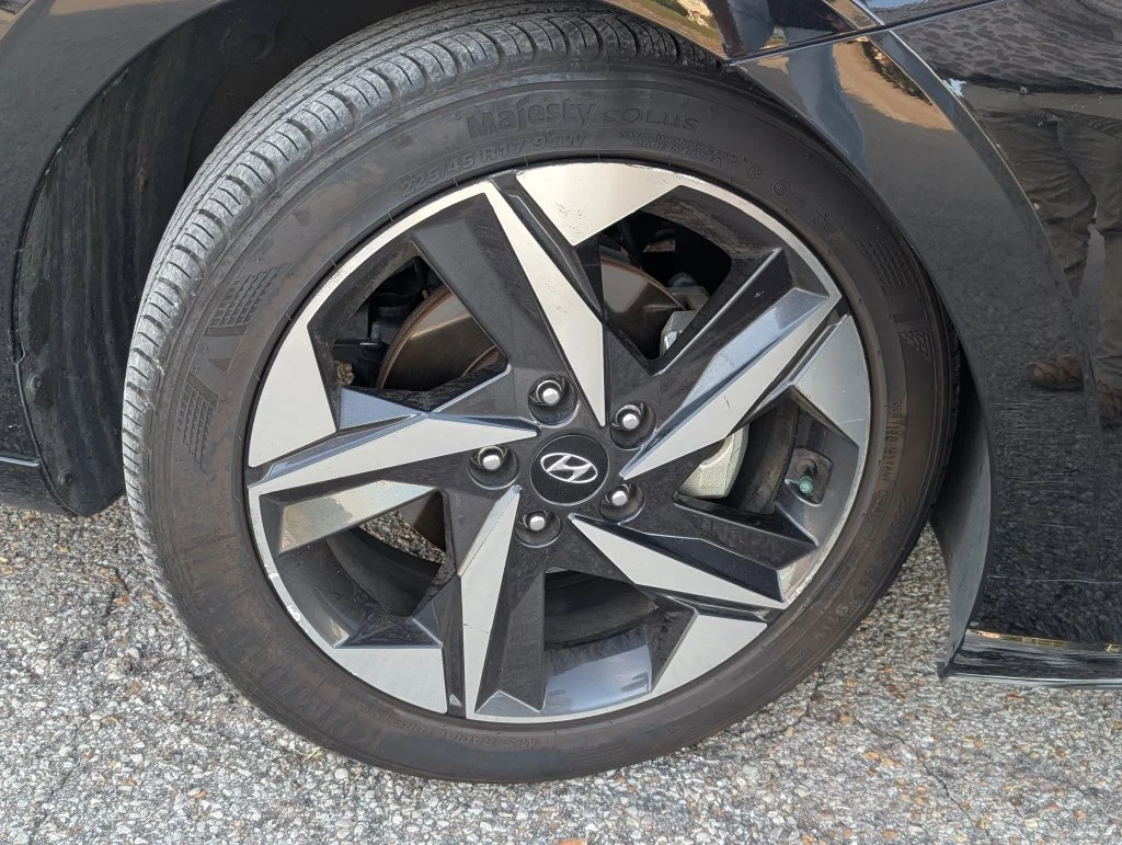 Used 2023 Black Hyundai Limited image 11
