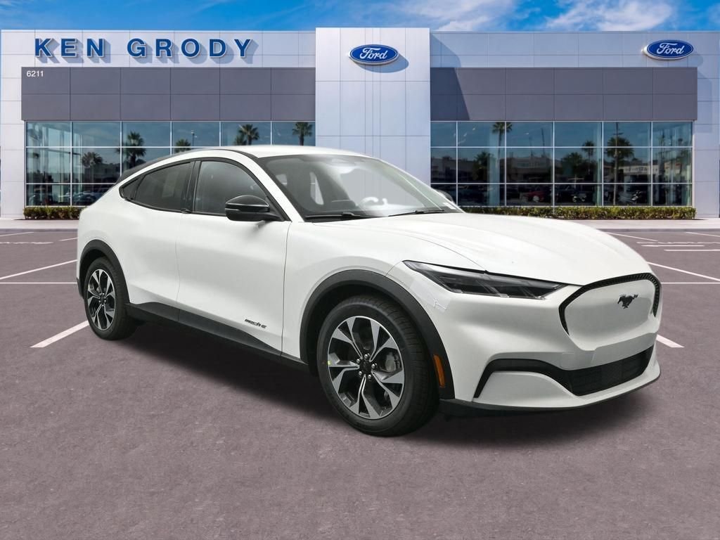New 2026 Star White Metallic Tri-coat Ford Select image 1