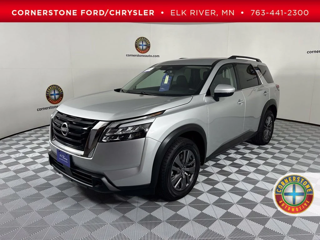 2024 Nissan Pathfinder SV