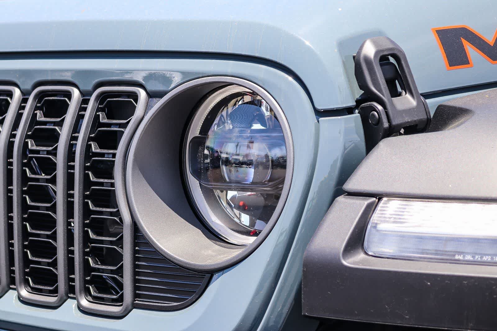 New 2026 Anvil Clear-Coat Exterior Paint Jeep Mojave image 8
